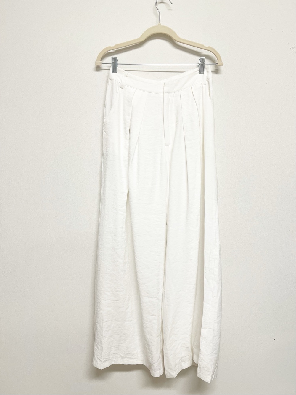SNDYS. Womens White Modern Wide Leg Lightweight Rayon High Rise Pleated Pants - Picture 2 of 8